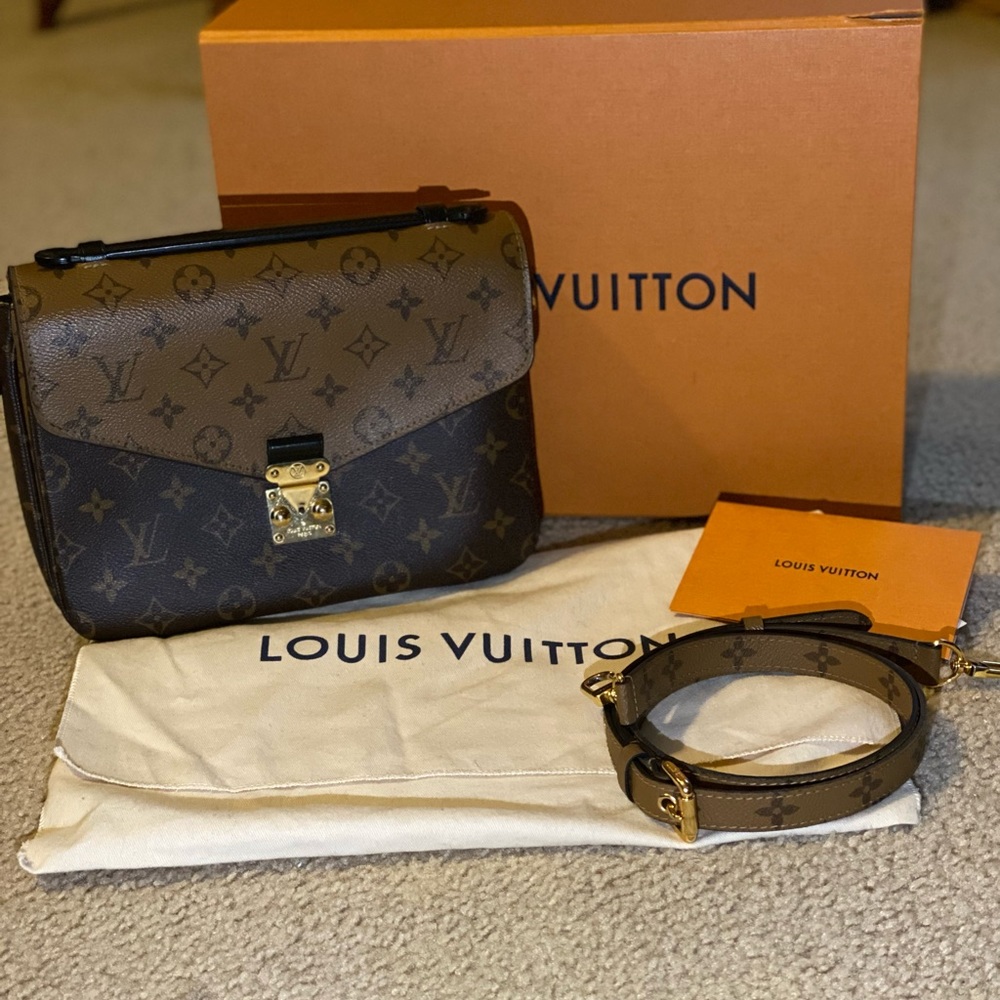 Louis Vuitton reverse monogram Pochette Métis